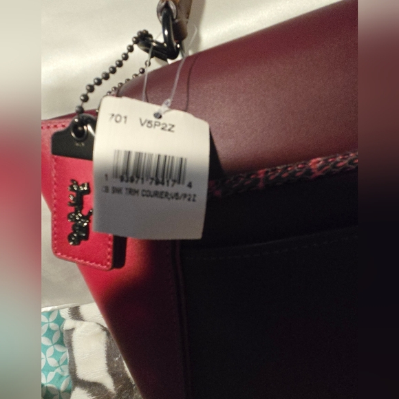 Nwt Coach Courier Carryall - Picture 9 of 15